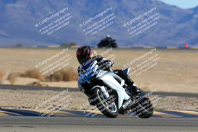 media/Jan-08-2022-SoCal Trackdays (Sat) [[1ec2777125]]/Turn 4 (1145am)/